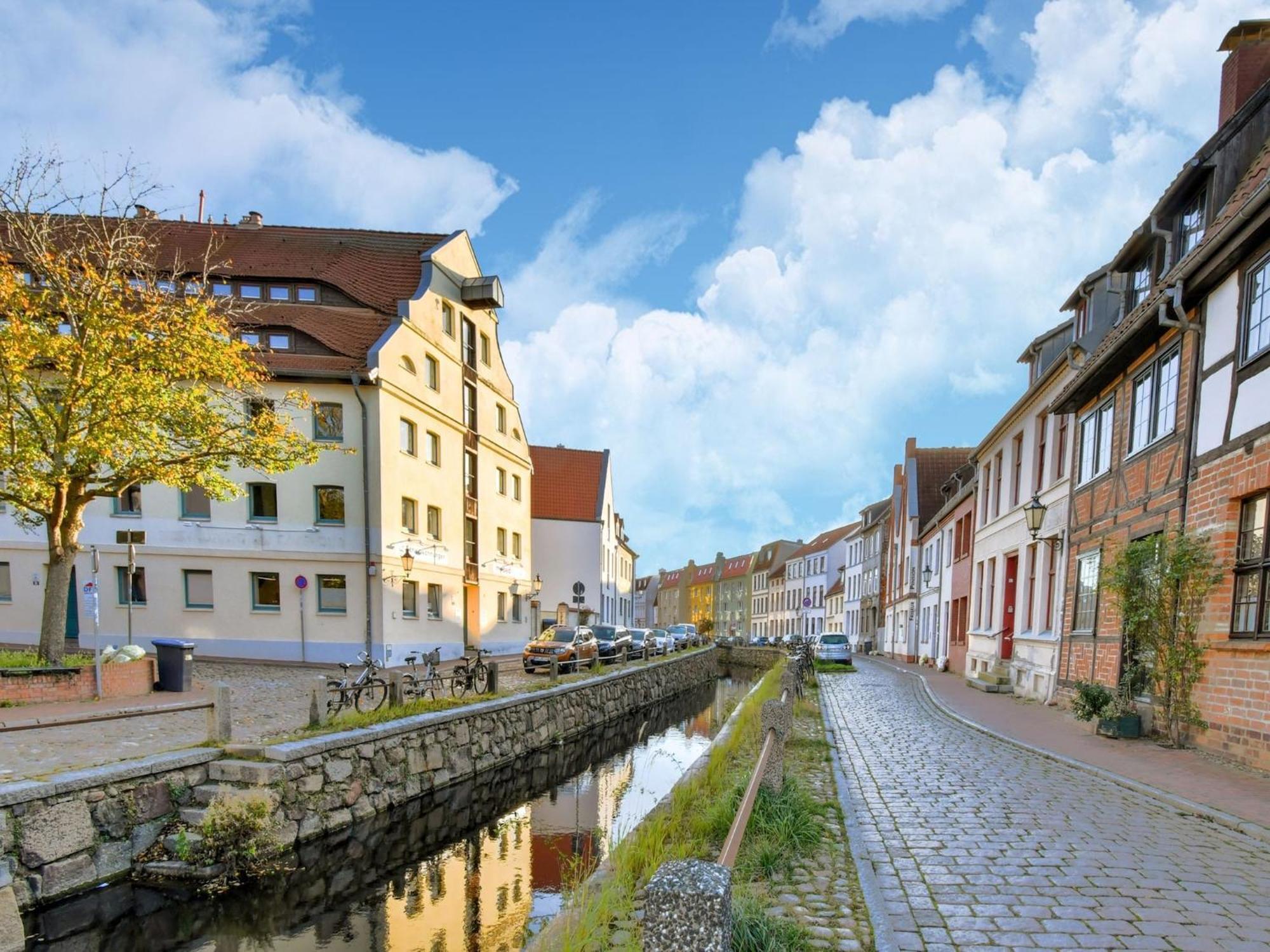Modern Apartment In Wismar With Private Terrace ภายนอก รูปภาพ